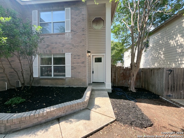 Image 2 of 21 For 9507 Summerbrook