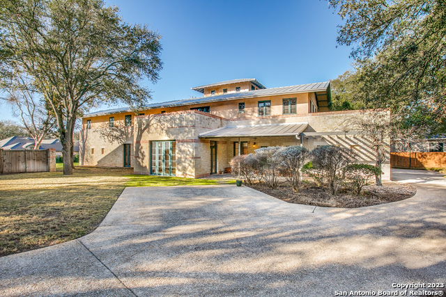 Listing photo id 0 for 2 Laurel Pl
