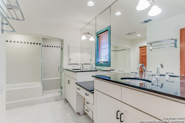 Listing photo id 18 for 2 Laurel Pl