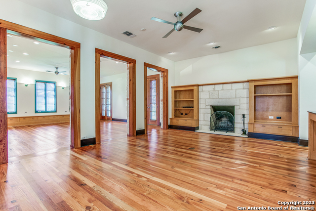 Listing photo id 5 for 2 Laurel Pl
