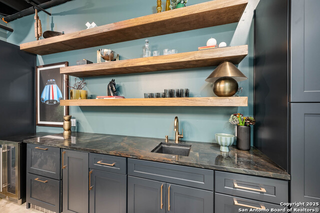 Listing photo id 8 for 7231 Stonewall Bend  3112