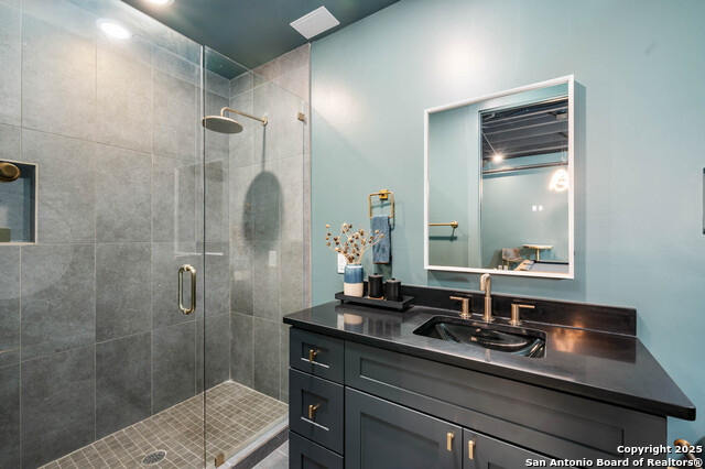 Listing photo id 12 for 7231 Stonewall Bend  3112