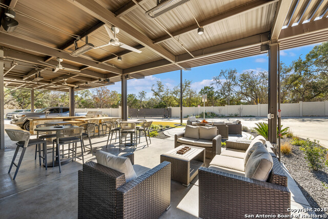 Listing photo id 21 for 7231 Stonewall Bend  3112