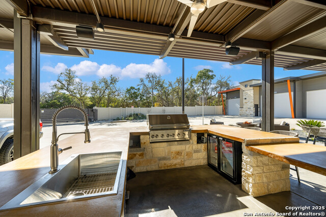 Listing photo id 23 for 7231 Stonewall Bend  3112