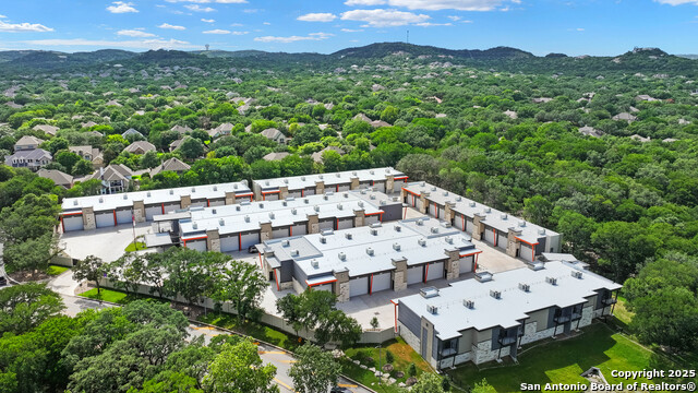 Listing photo id 37 for 7231 Stonewall Bend  3112