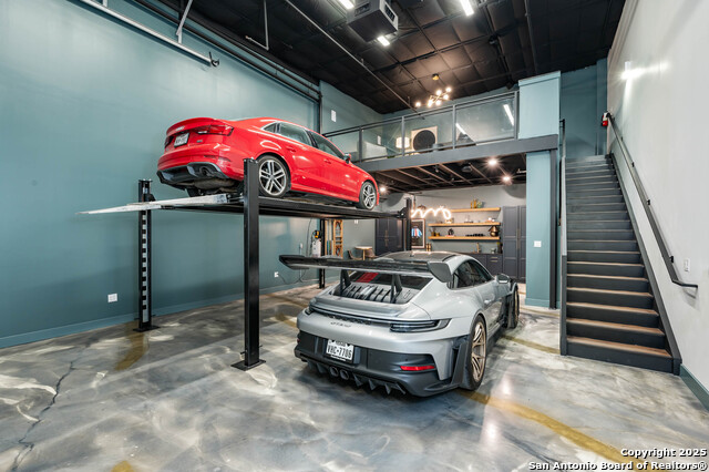 Listing photo id 3 for 7231 Stonewall Bend  3112