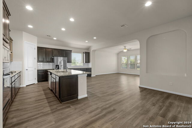 Listing photo id 9 for 6595 Mason Vly