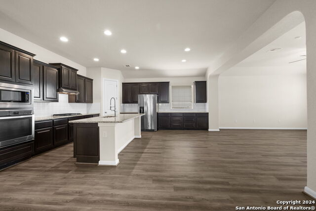 Listing photo id 10 for 6595 Mason Vly