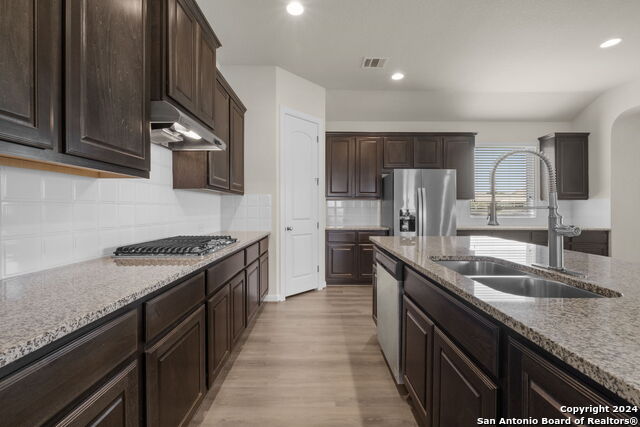 Listing photo id 13 for 6595 Mason Vly