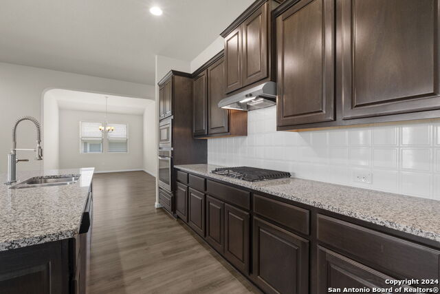 Listing photo id 14 for 6595 Mason Vly