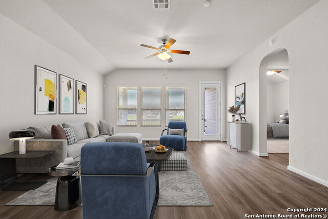 Listing photo id 20 for 6595 Mason Vly