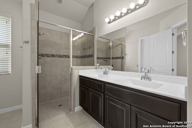 Listing photo id 26 for 6595 Mason Vly