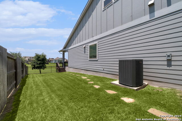 Listing photo id 30 for 6595 Mason Vly