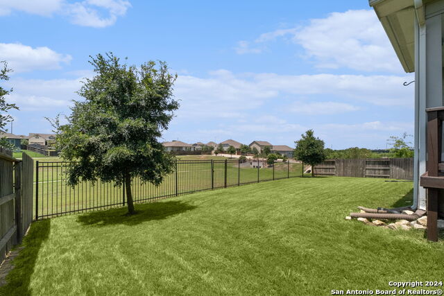 Listing photo id 31 for 6595 Mason Vly