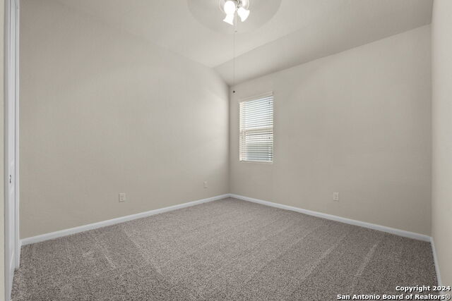 Listing photo id 3 for 6595 Mason Vly