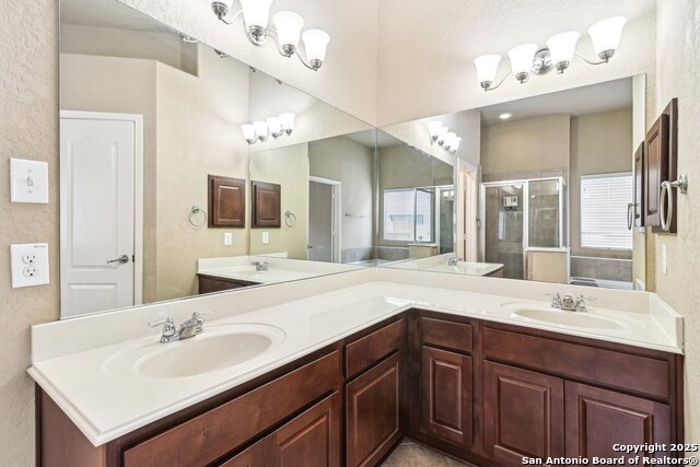Listing photo id 19 for 5514 Waldon Walk