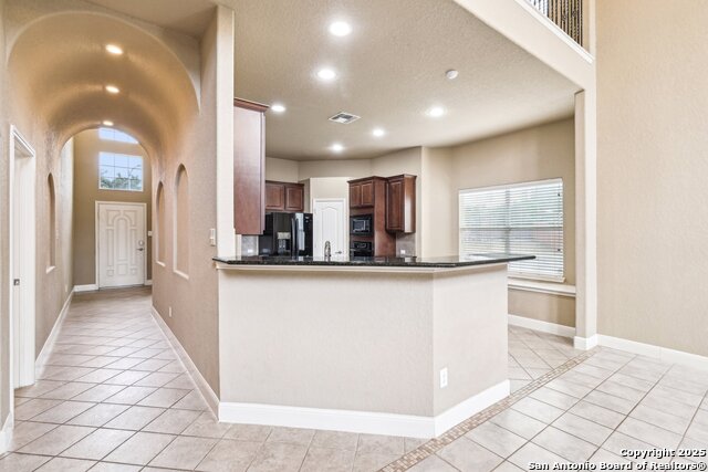 Listing photo id 2 for 5514 Waldon Walk