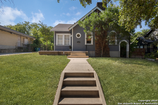 Image 3 of 32 For 414 Rosewood