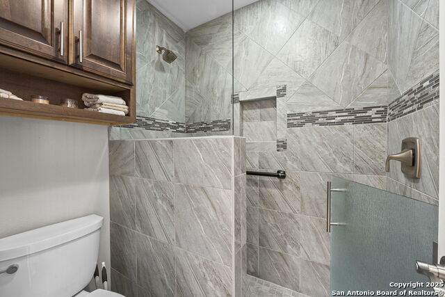 Image 20 of 38 For 1008 Robert Derrick Dr.