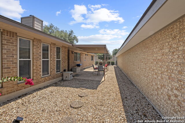 Image 32 of 38 For 1008 Robert Derrick Dr.