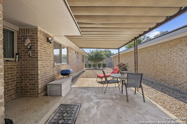 Image 34 of 38 For 1008 Robert Derrick Dr.