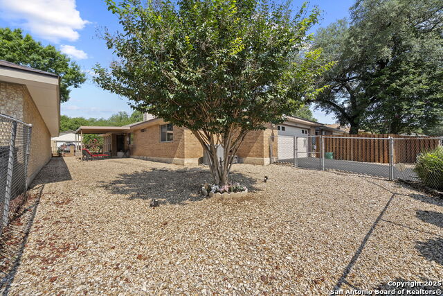 Image 35 of 38 For 1008 Robert Derrick Dr.