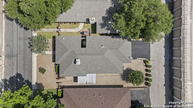 Image 37 of 38 For 1008 Robert Derrick Dr.