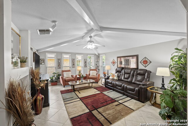Image 5 of 38 For 1008 Robert Derrick Dr.