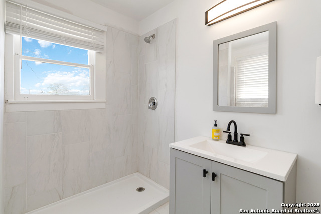 Listing photo id 15 for 30951 Blanco Rd