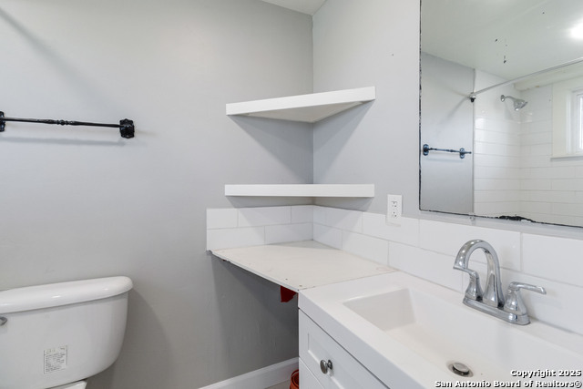 Listing photo id 30 for 30951 Blanco Rd