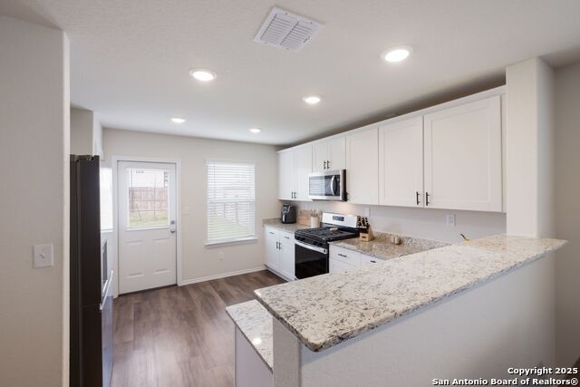 Image 10 of 33 For 13735 Prospector Post