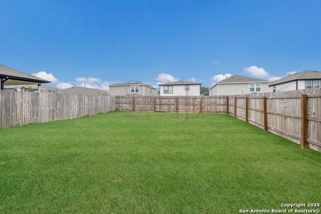 Image 28 of 33 For 13735 Prospector Post