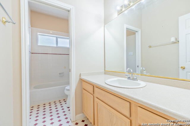 Image 13 of 25 For 5535 Circle Oak Dr.