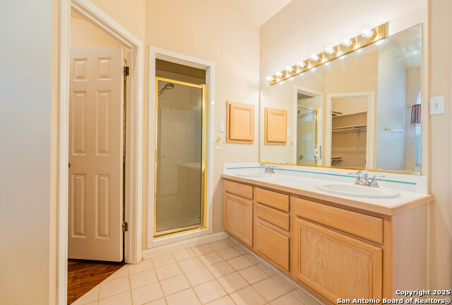 Image 18 of 25 For 5535 Circle Oak Dr.