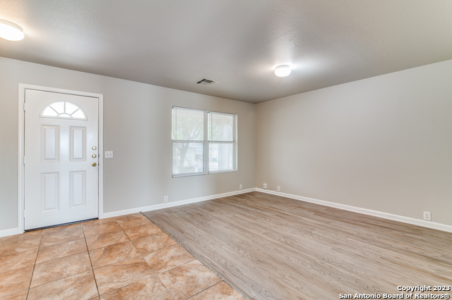 Image 2 of 23 For 5125 Brookline