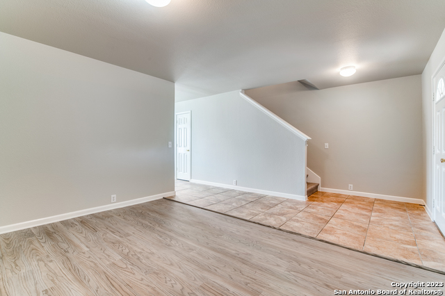 Image 3 of 23 For 5125 Brookline