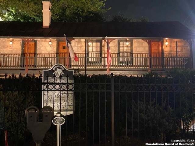 Listing photo id 12 for 121 Starr