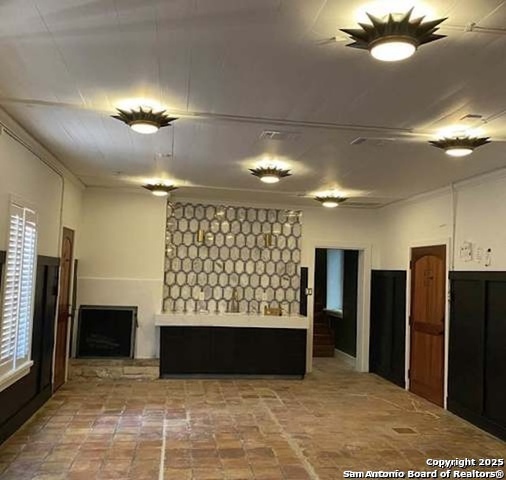 Listing photo id 4 for 121 Starr