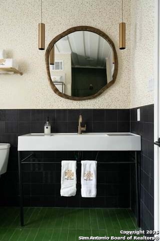 Listing photo id 5 for 121 Starr