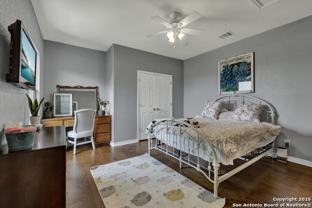 Image 31 of 45 For 172 River Chase Dr
