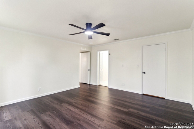 Listing photo id 10 for 2926 Quail Oak