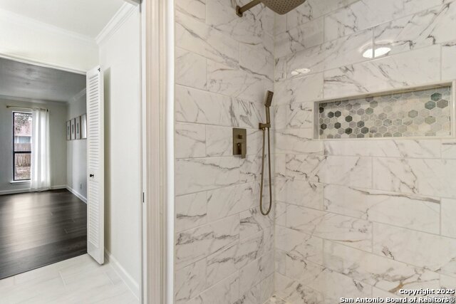 Listing photo id 14 for 2926 Quail Oak