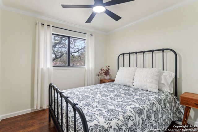 Listing photo id 18 for 2926 Quail Oak