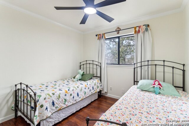Listing photo id 21 for 2926 Quail Oak
