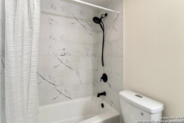 Listing photo id 23 for 2926 Quail Oak
