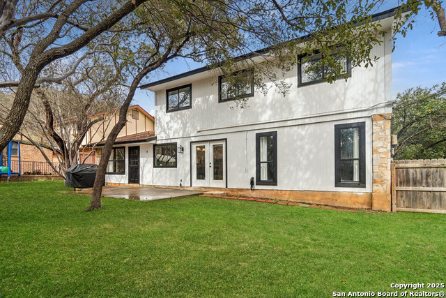 Listing photo id 25 for 2926 Quail Oak