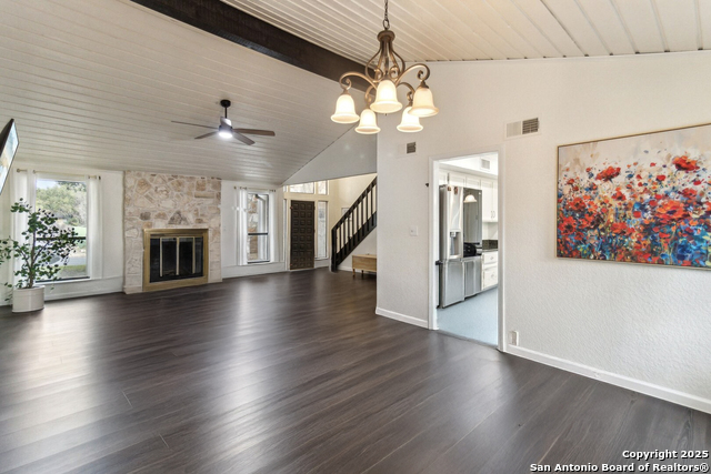 Listing photo id 1 for 2926 Quail Oak