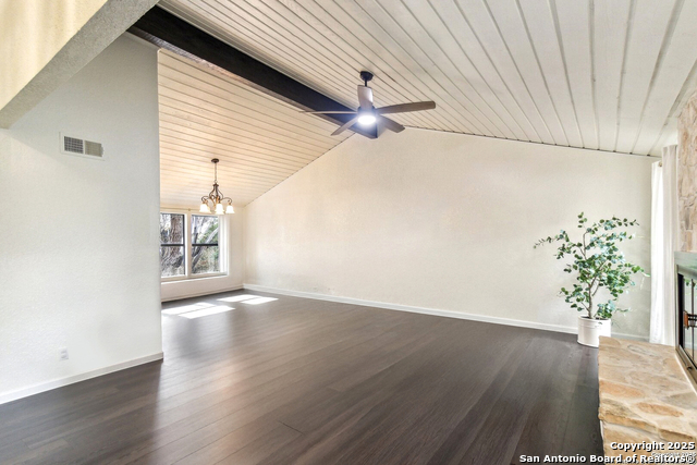 Listing photo id 3 for 2926 Quail Oak