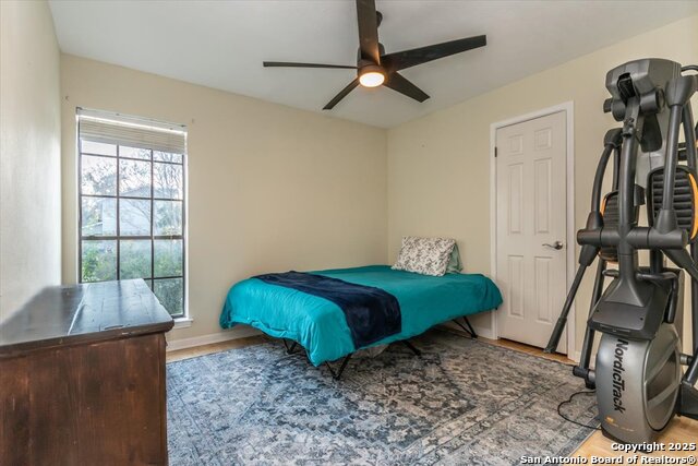 Listing photo id 10 for 4415 Shavano Way