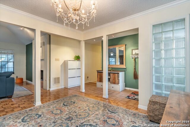 Listing photo id 14 for 4415 Shavano Way